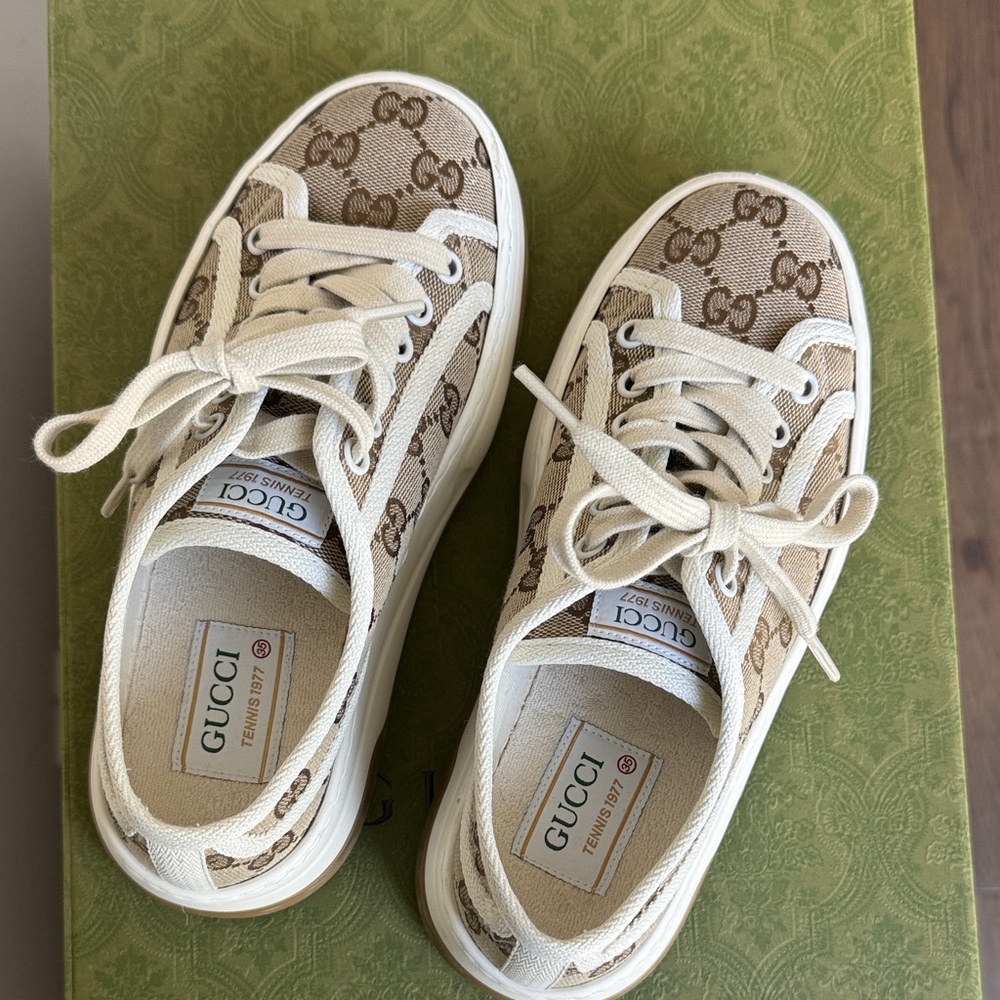 Gucci Women's Tan and White Sneakers - Picture 2 of 9